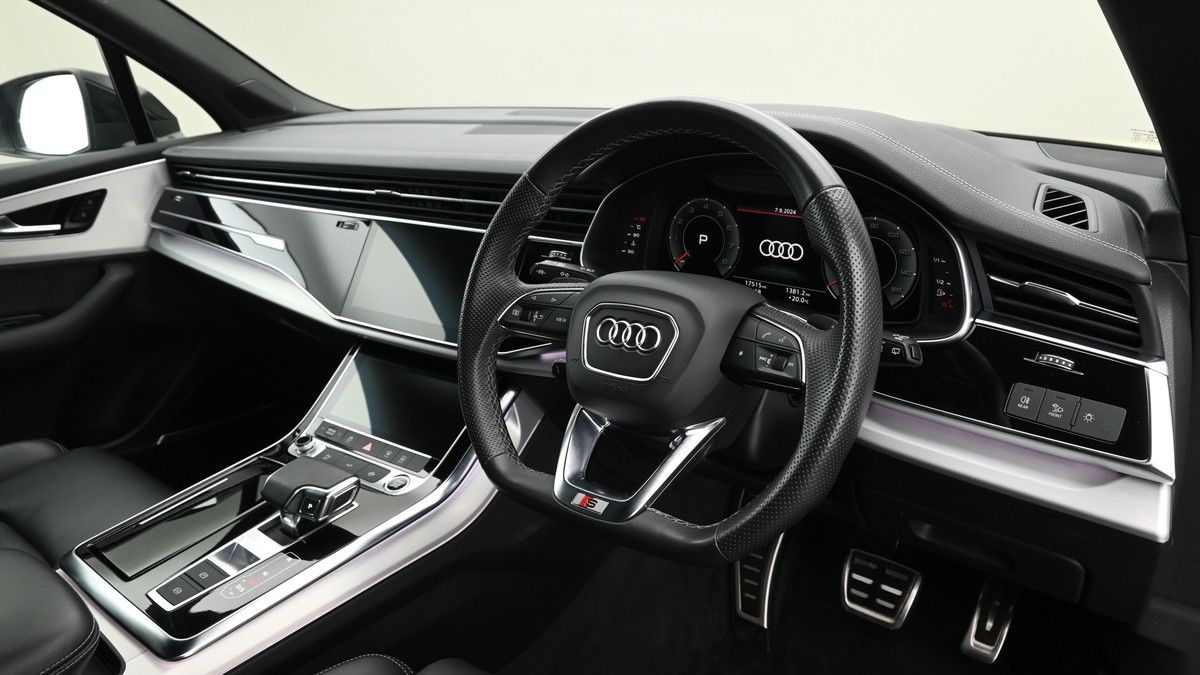 More views of Audi Q7