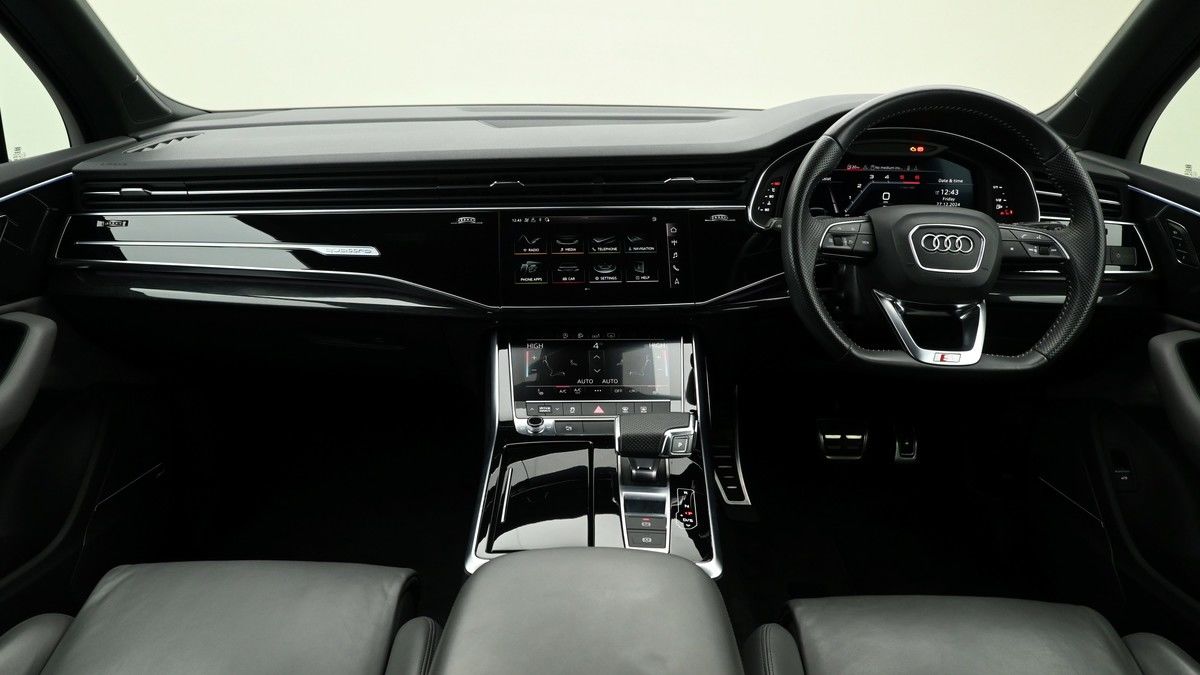 Audi SQ7 Image 14