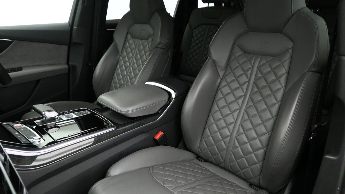 Audi SQ7 Image 4