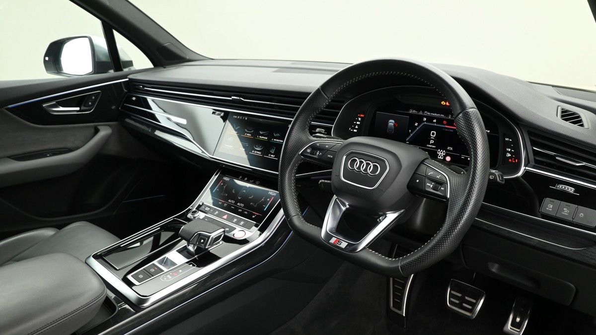 Audi SQ7 Image 3