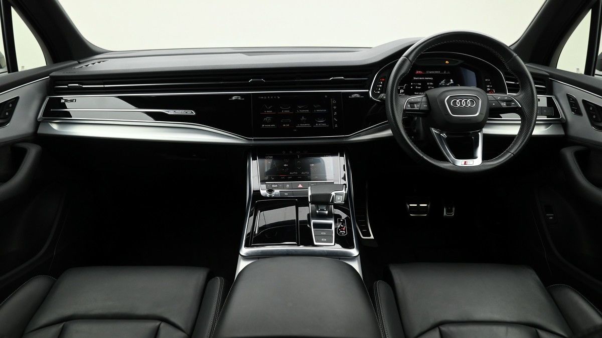 More views of Audi Q7