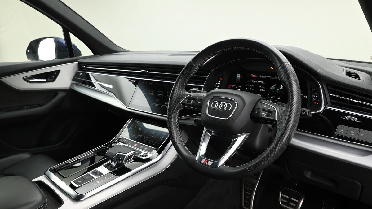 More views of Audi Q7