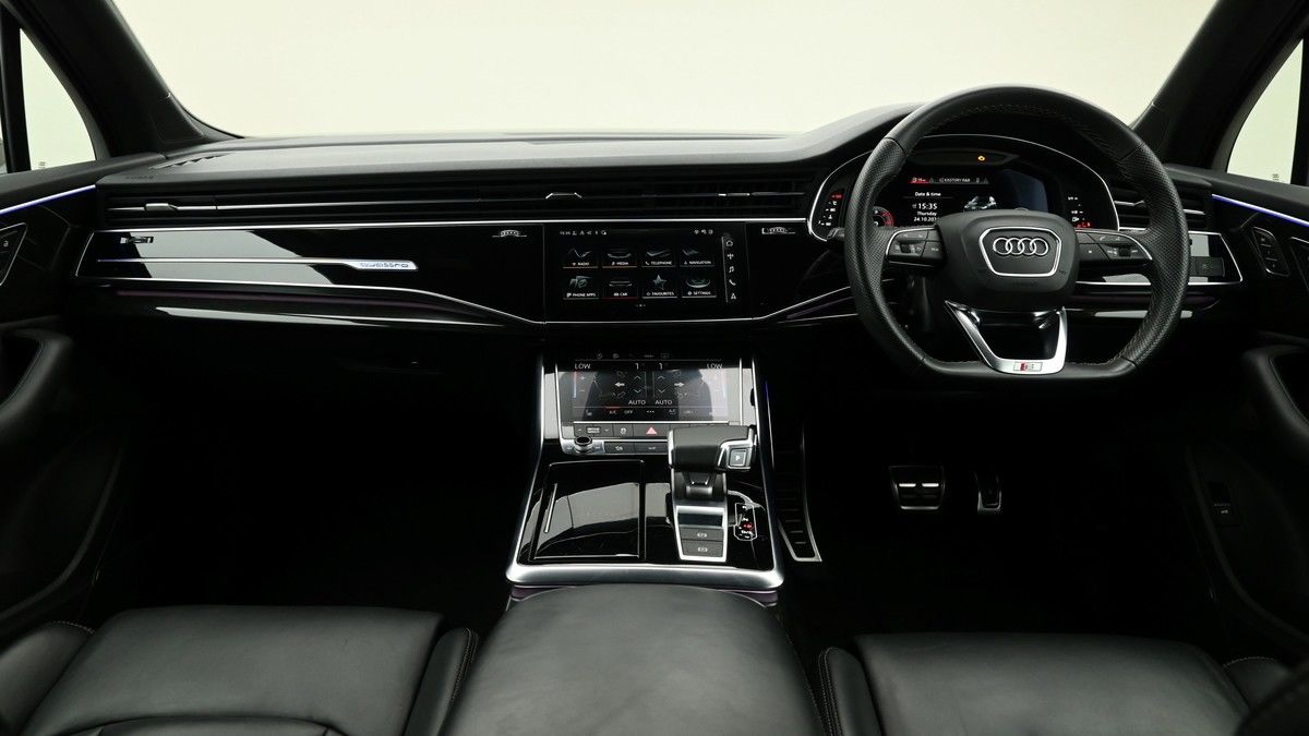 More views of Audi Q7