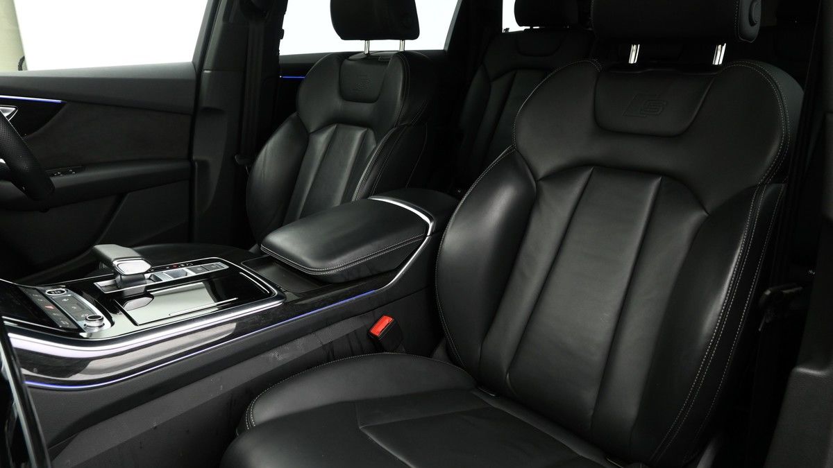 Audi Q7 Image 4