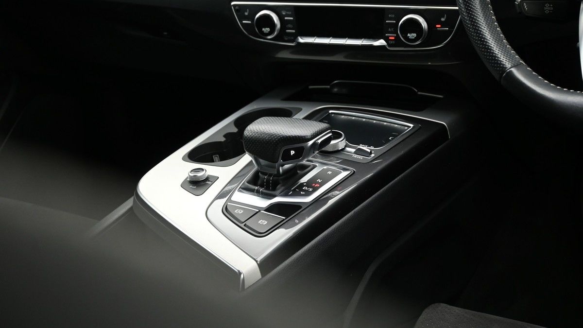 More views of Audi Q7