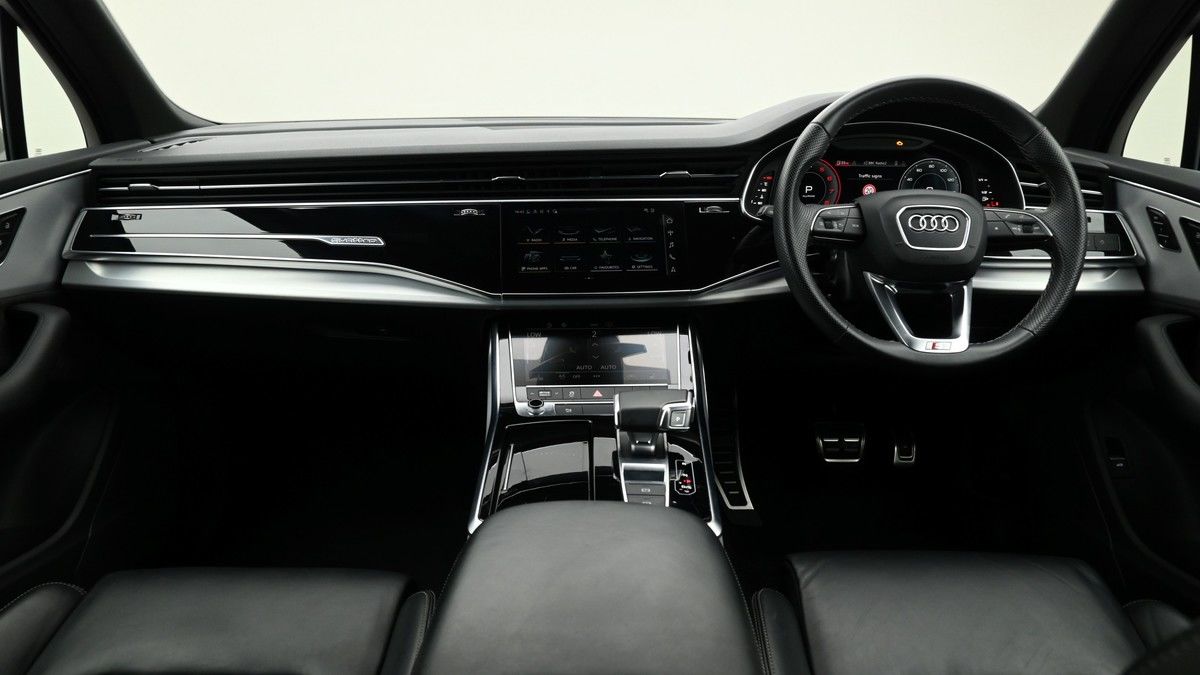 More views of Audi Q7