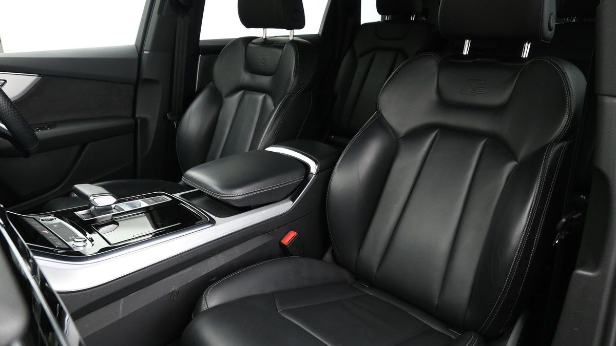 Audi Q7 Image 4