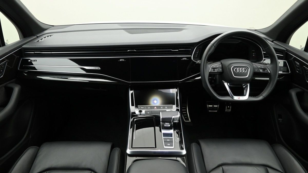 More views of Audi Q7