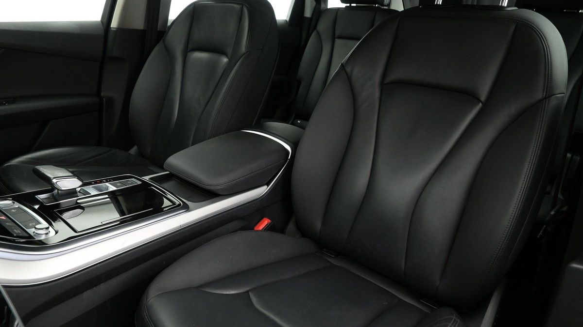 Audi Q7 Image 4