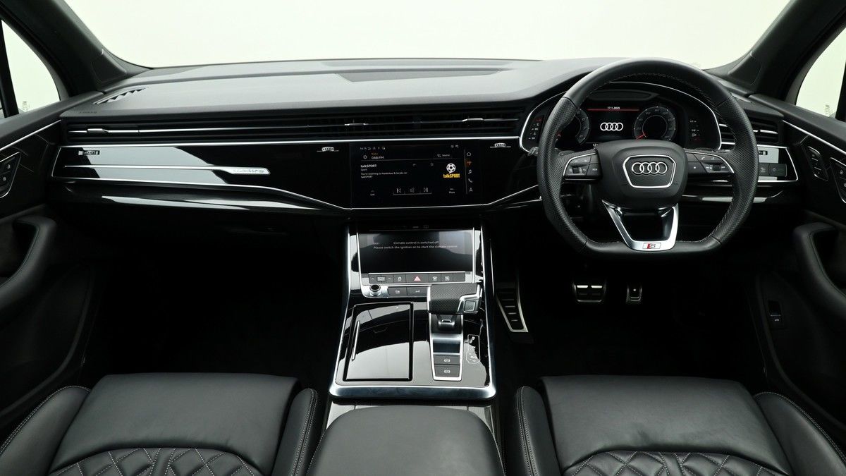 Audi SQ7 Image 14