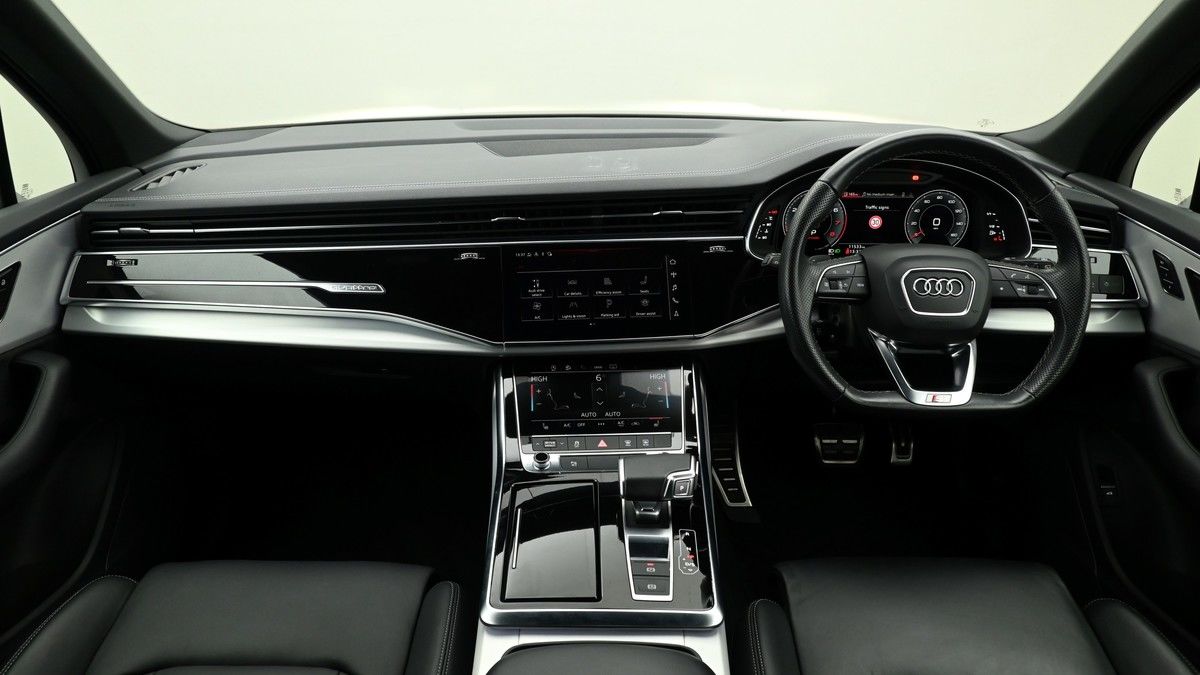 Audi Q7 Image 14