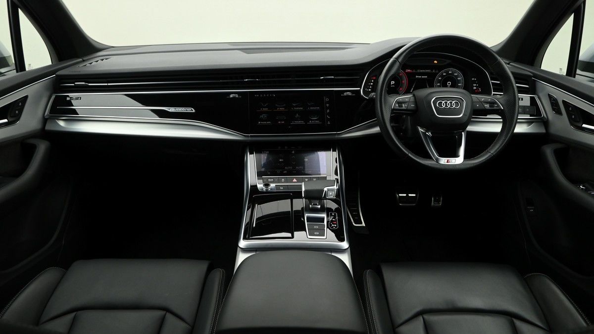 Audi Q7 Image 14