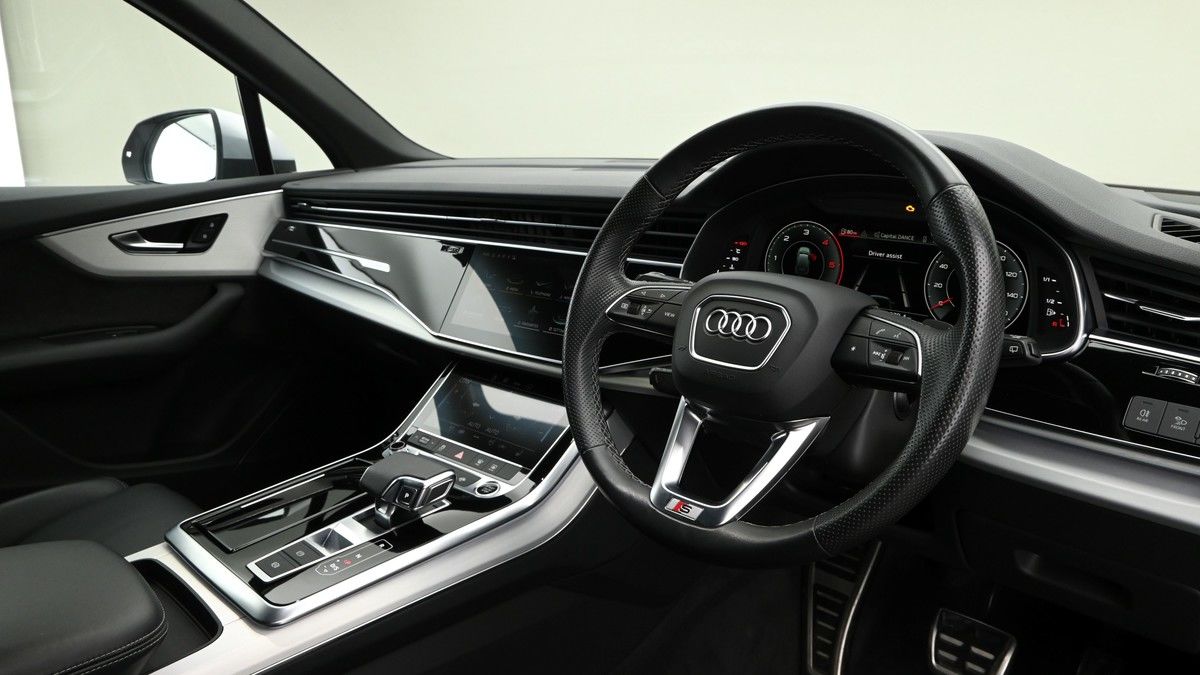 Audi Q7 Image 3