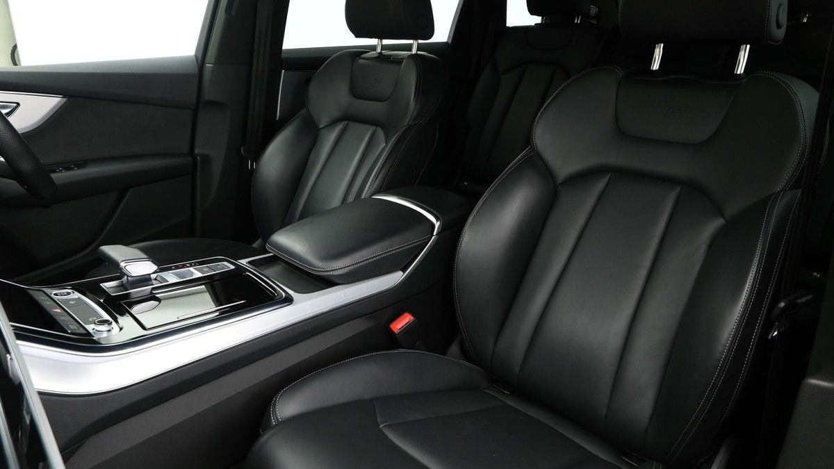 Audi Q7 Image 4