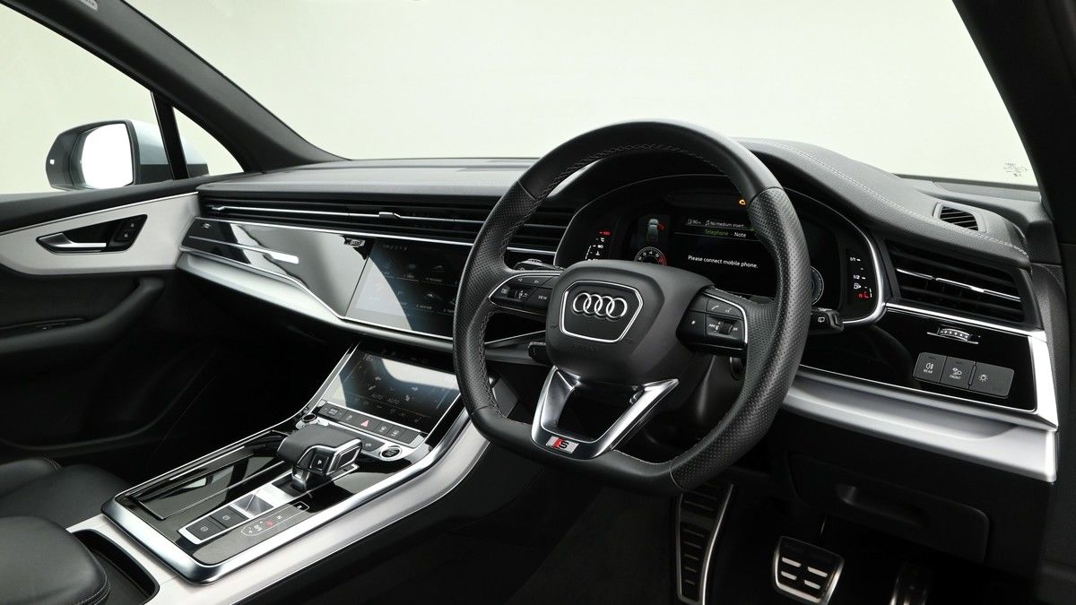 More views of Audi Q7