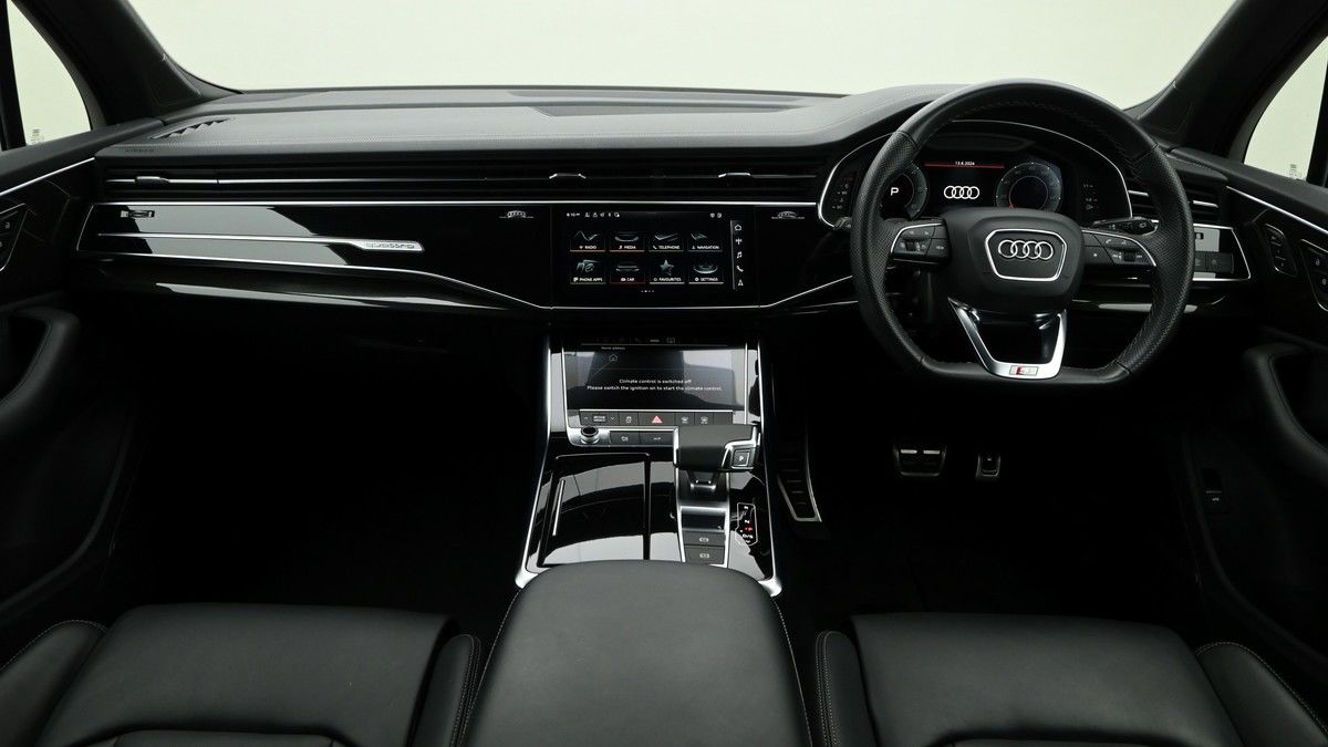 More views of Audi Q7