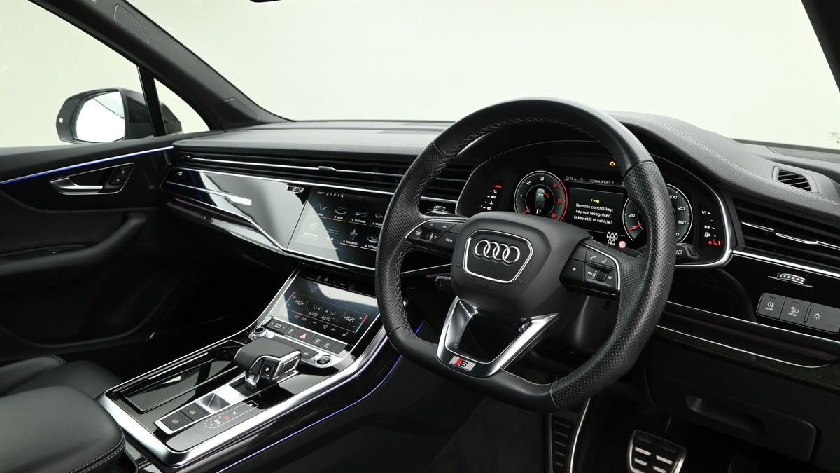 More views of Audi Q7