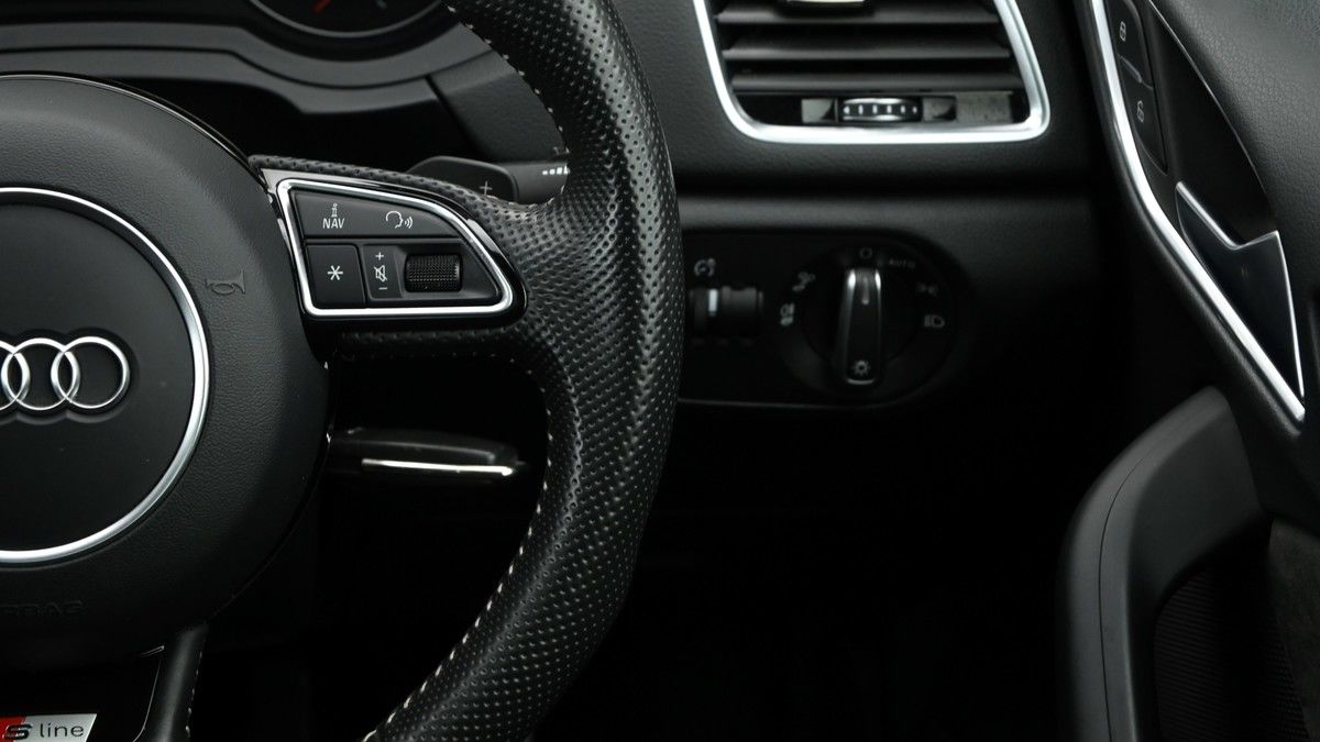 Audi Q3 Image 16