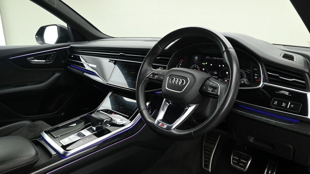 More views of Audi Q8