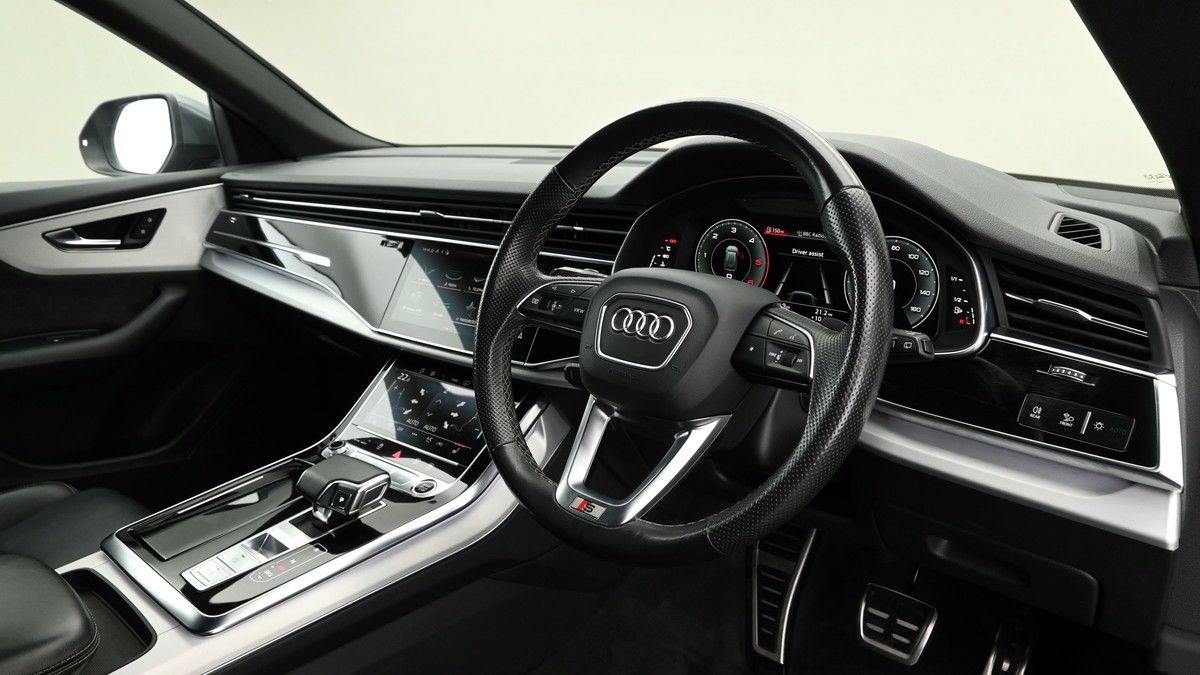 Audi Q8 Image 3