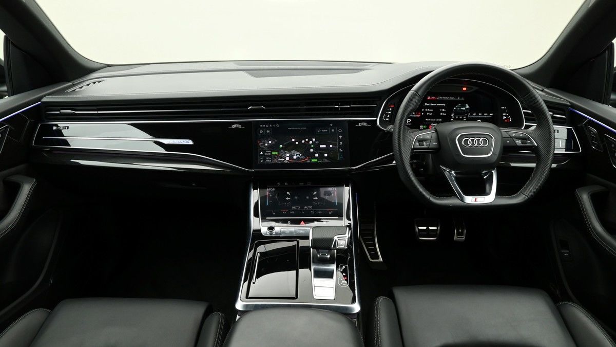 Audi SQ8 Image 14