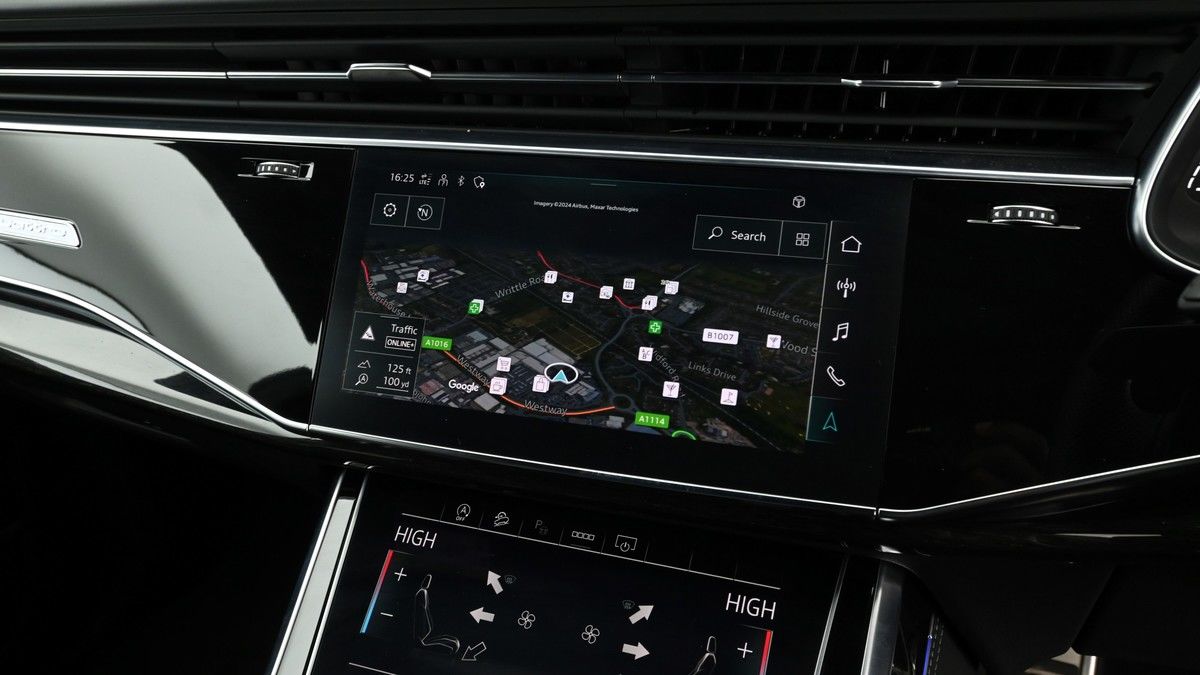 Audi SQ8 Image 11