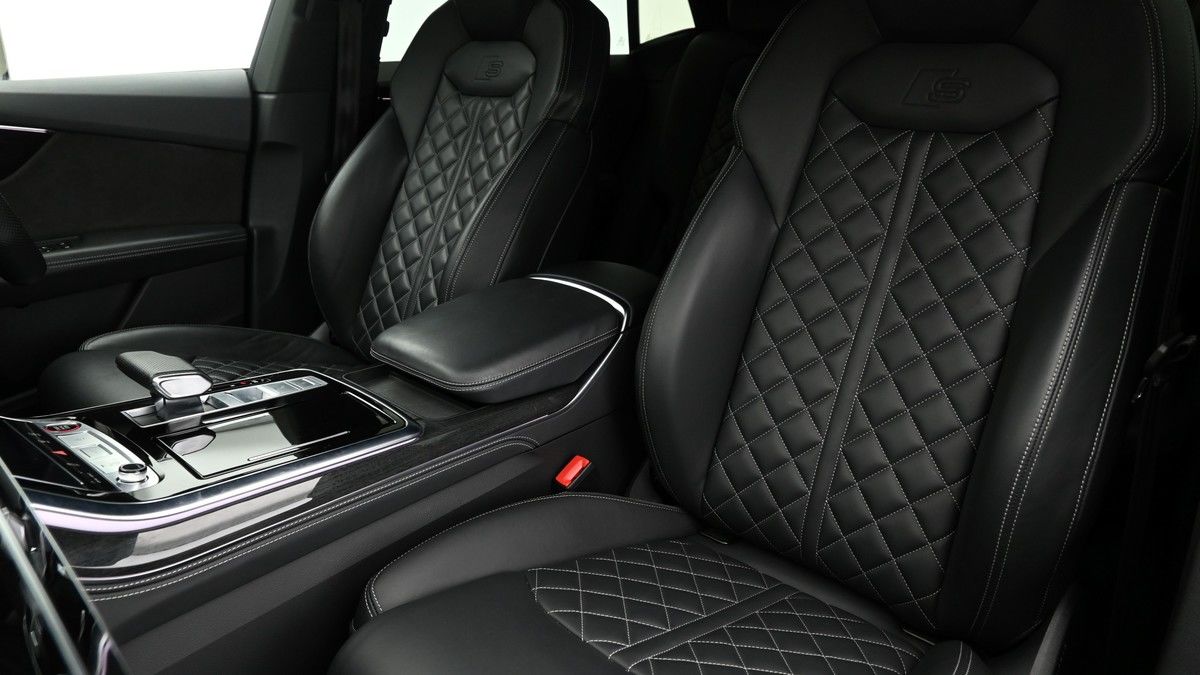 Audi SQ8 Image 4