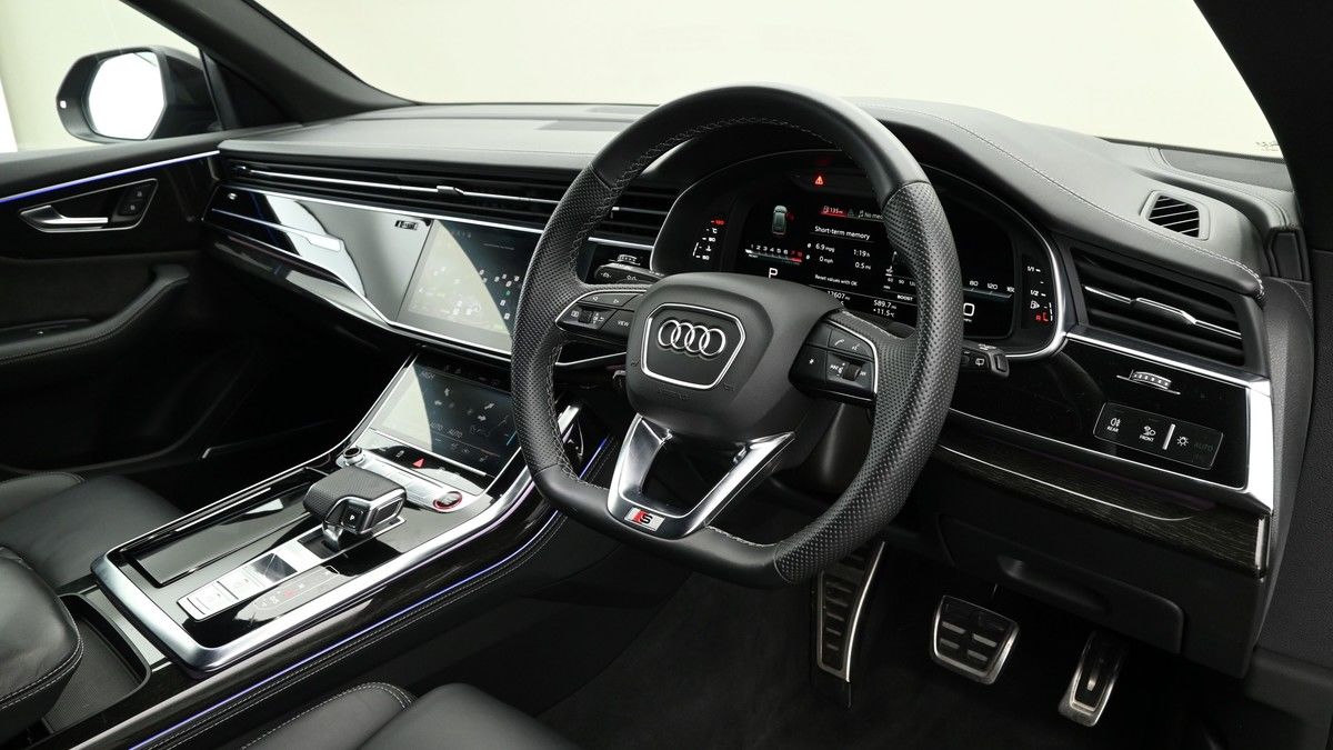 Audi SQ8 Image 3