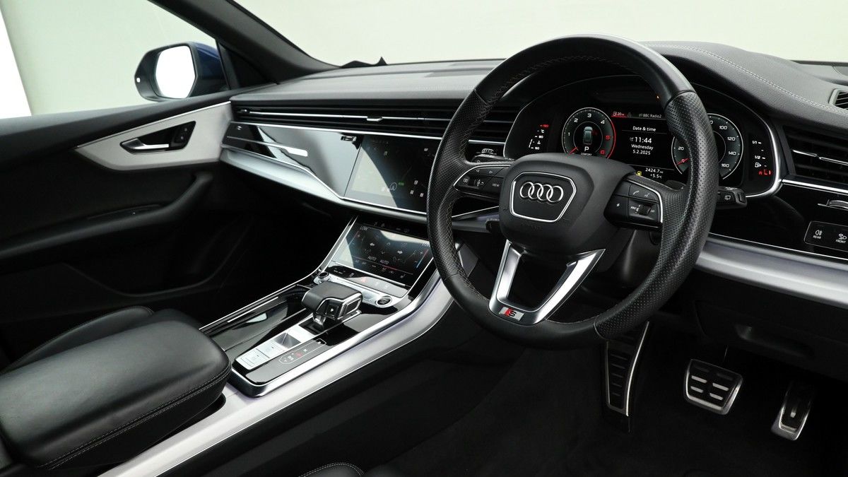 Audi Q8 Image 2