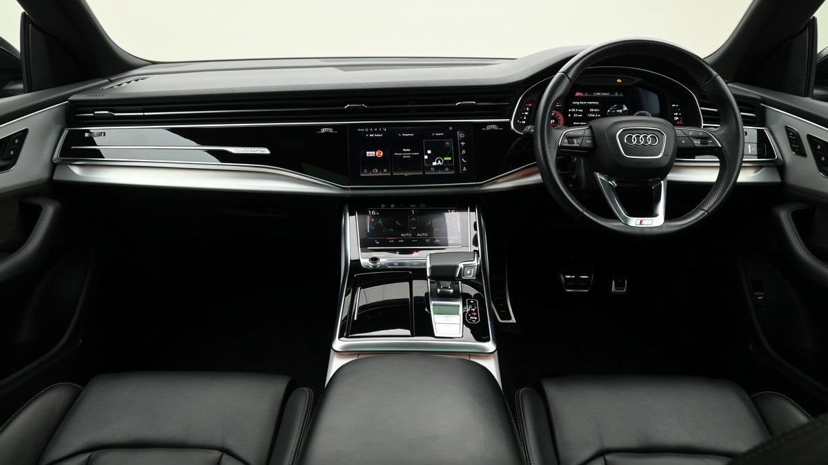 More views of Audi Q8