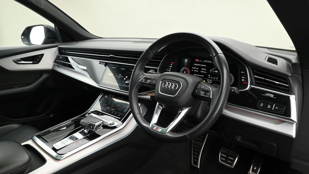 More views of Audi Q8