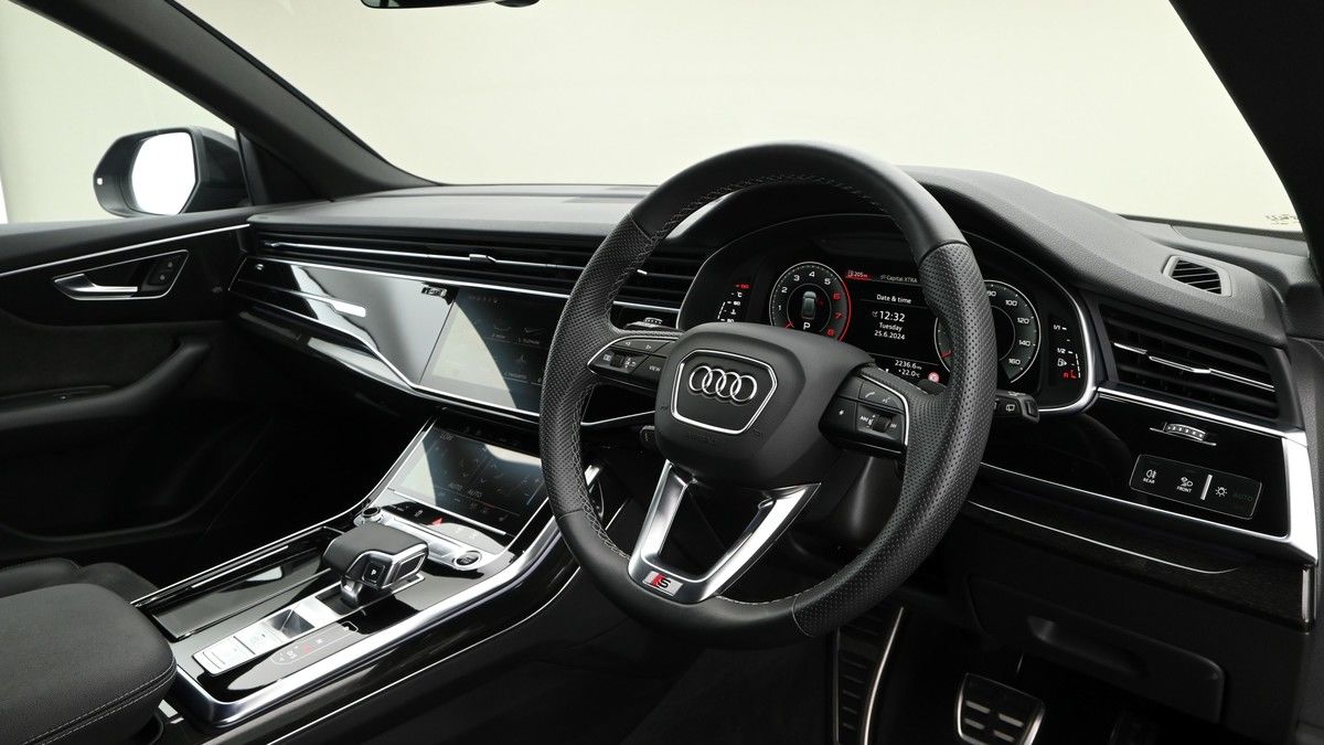 More views of Audi Q8