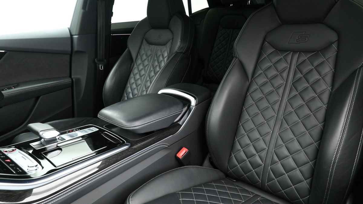 Audi SQ8 Image 3