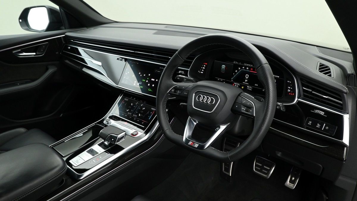 Audi SQ8 Image 2