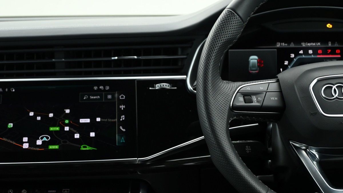 Audi SQ8 Image 14