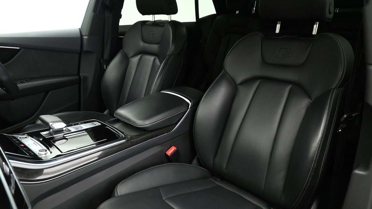 Audi Q8 Image 4