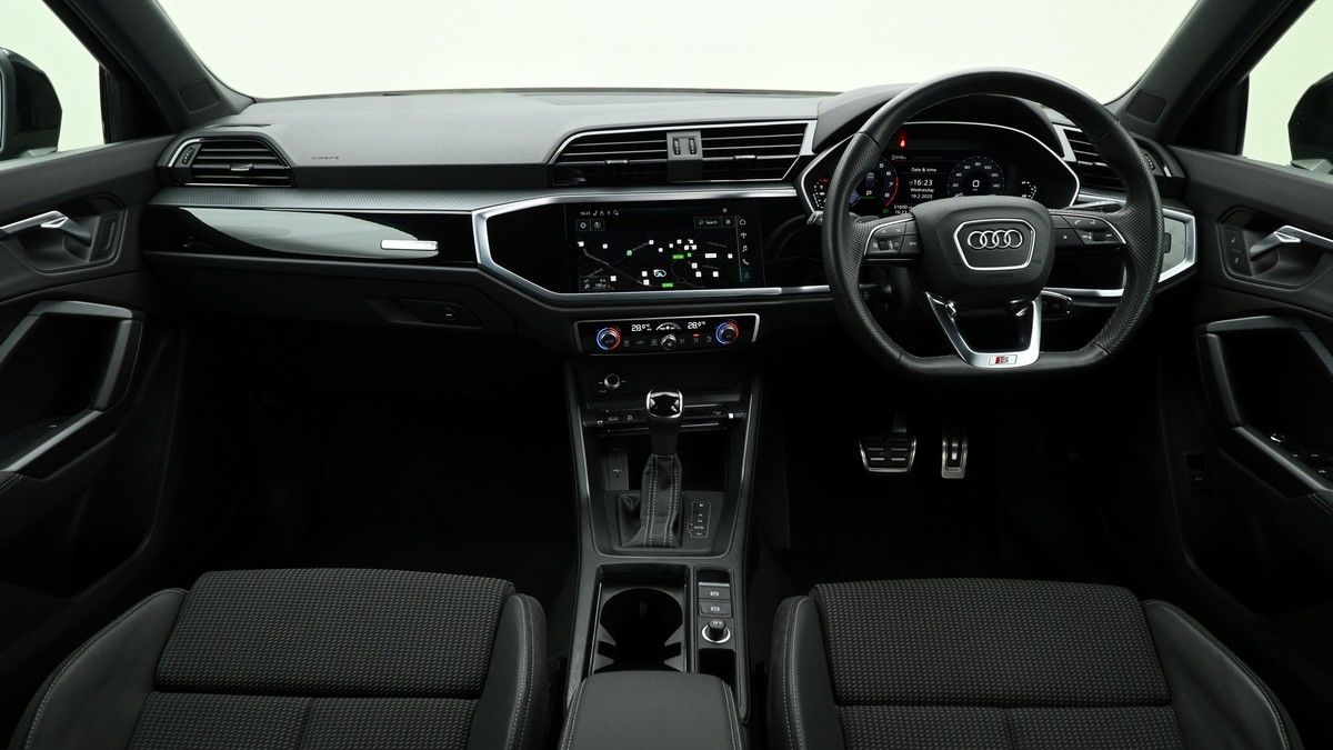 Audi Q3 Image 13