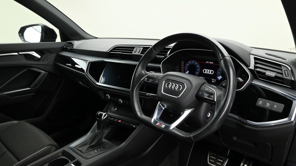 More views of Audi Q3