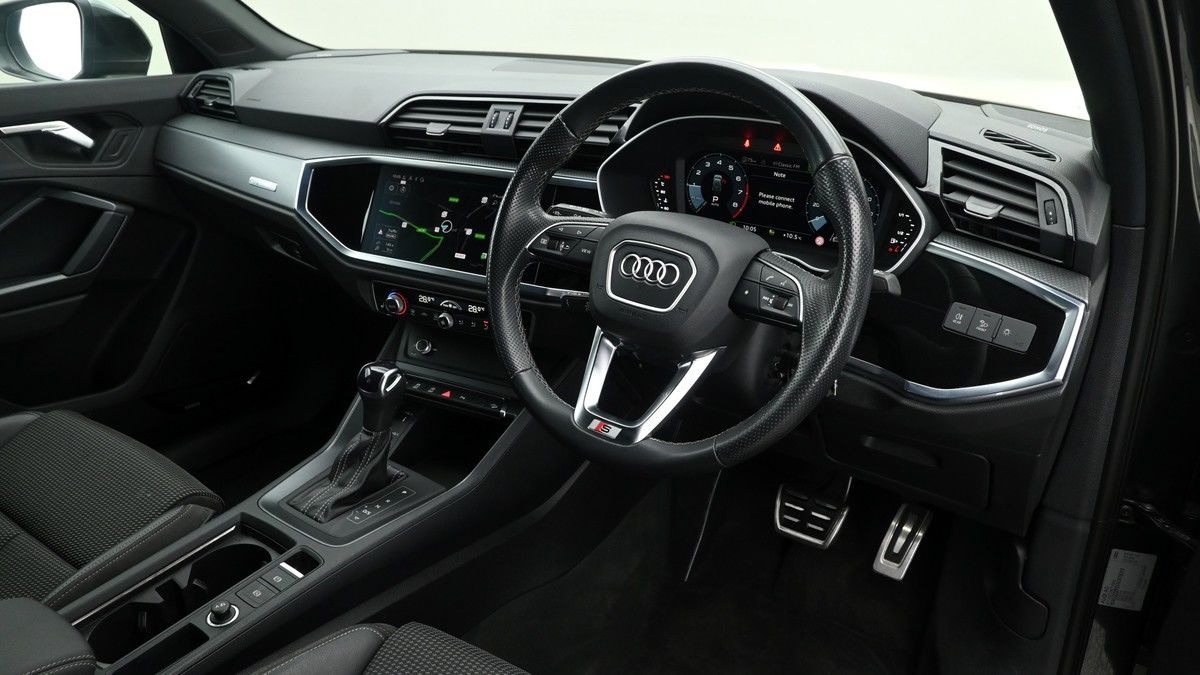 Audi Q3 Image 2