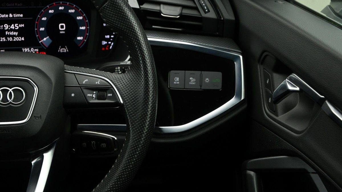 Audi Q3 Image 16