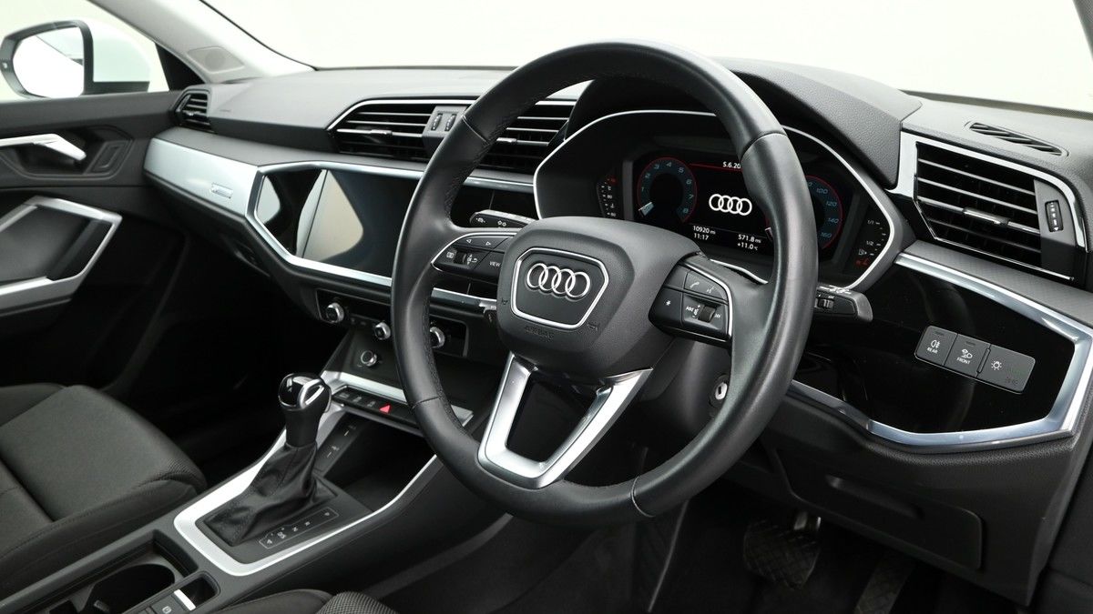 More views of Audi Q3