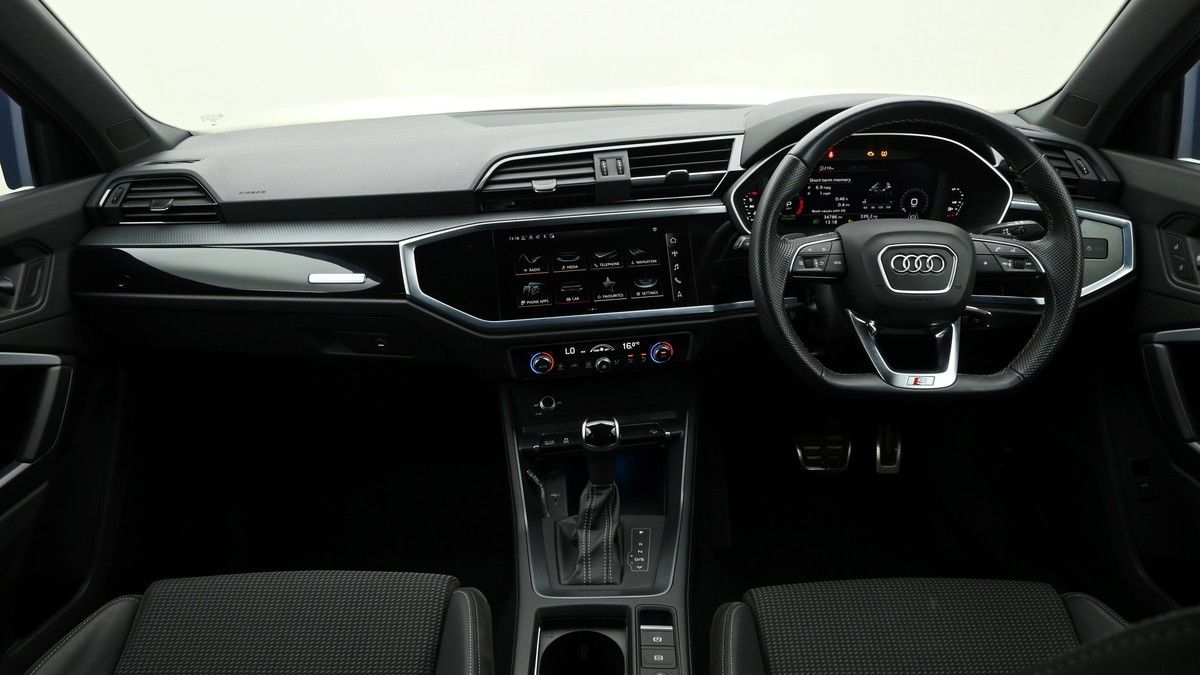 Audi Q3 Image 14