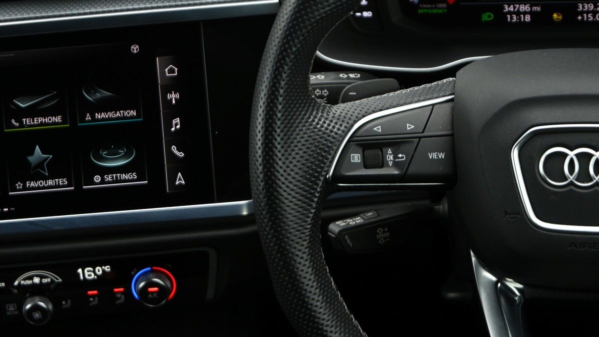 Audi Q3 Image 15