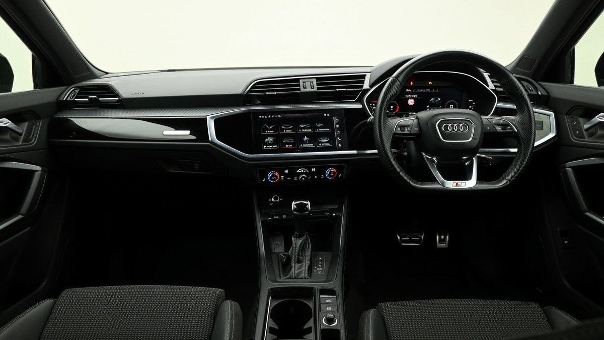 Audi Q3 Image 14