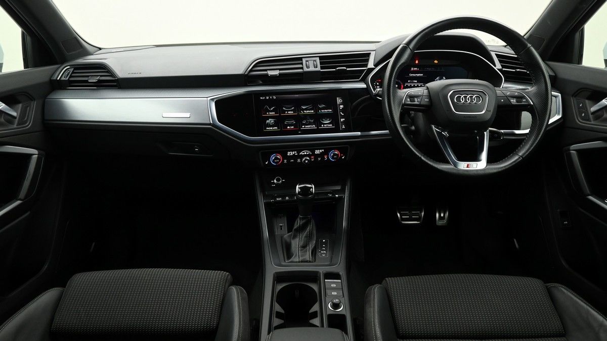 More views of Audi Q3