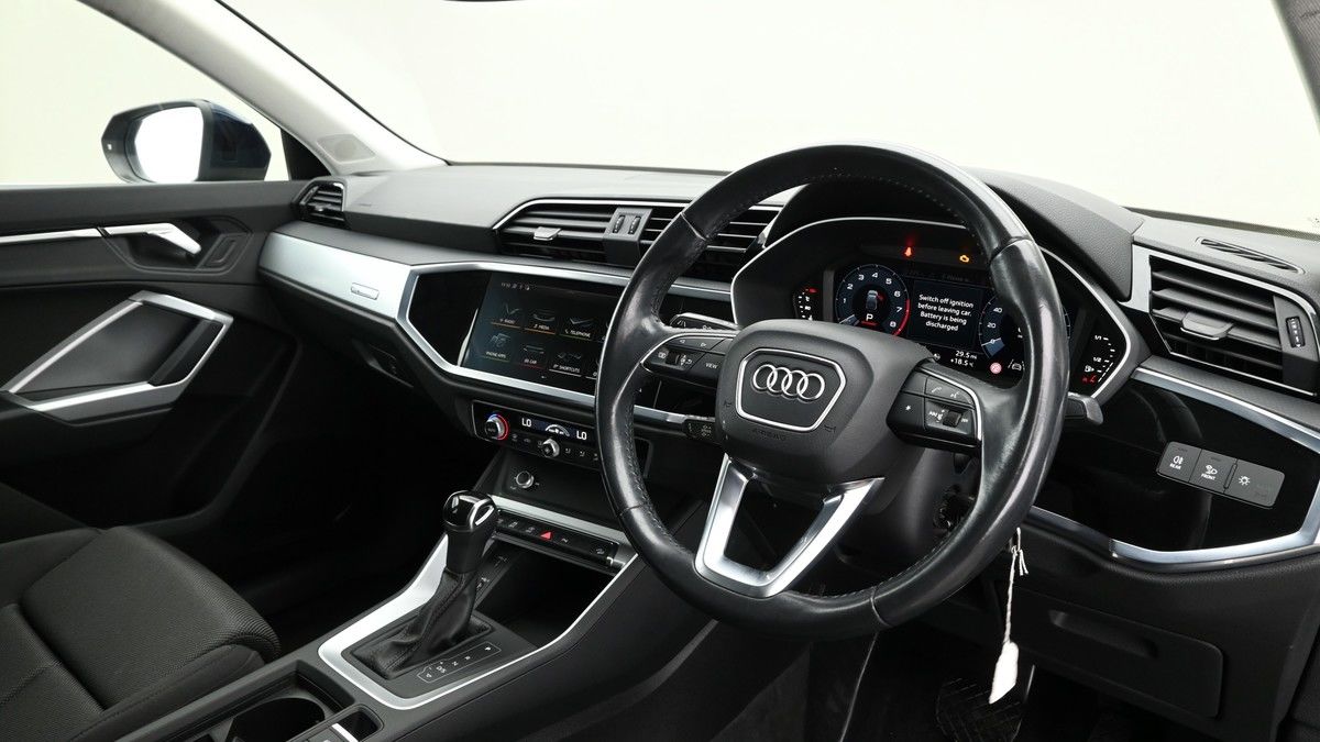 More views of Audi Q3