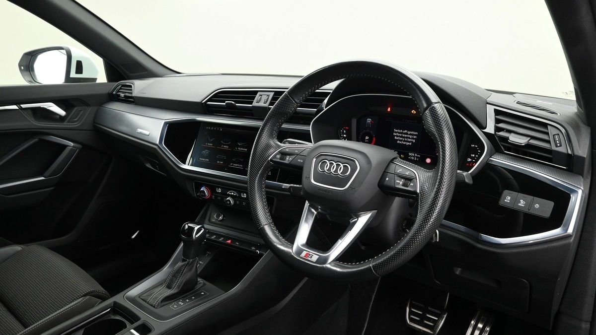 More views of Audi Q3