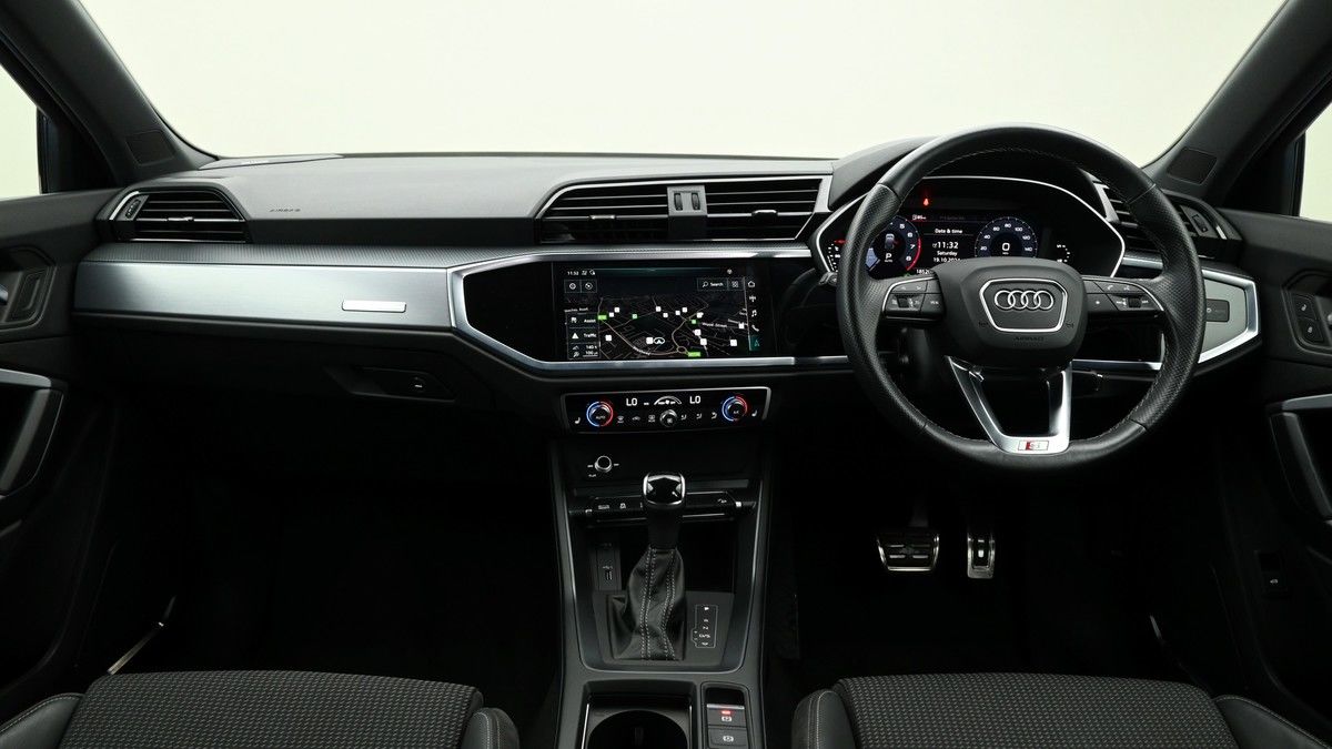 Audi Q3 Image 14