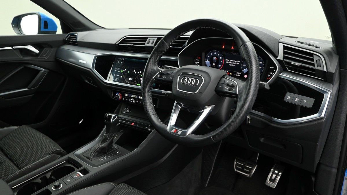 Audi Q3 Image 3