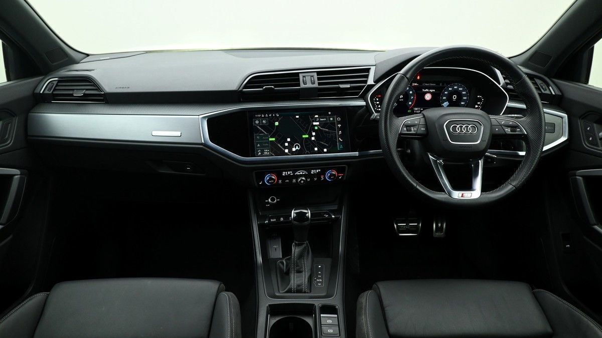 Audi Q3 Image 14